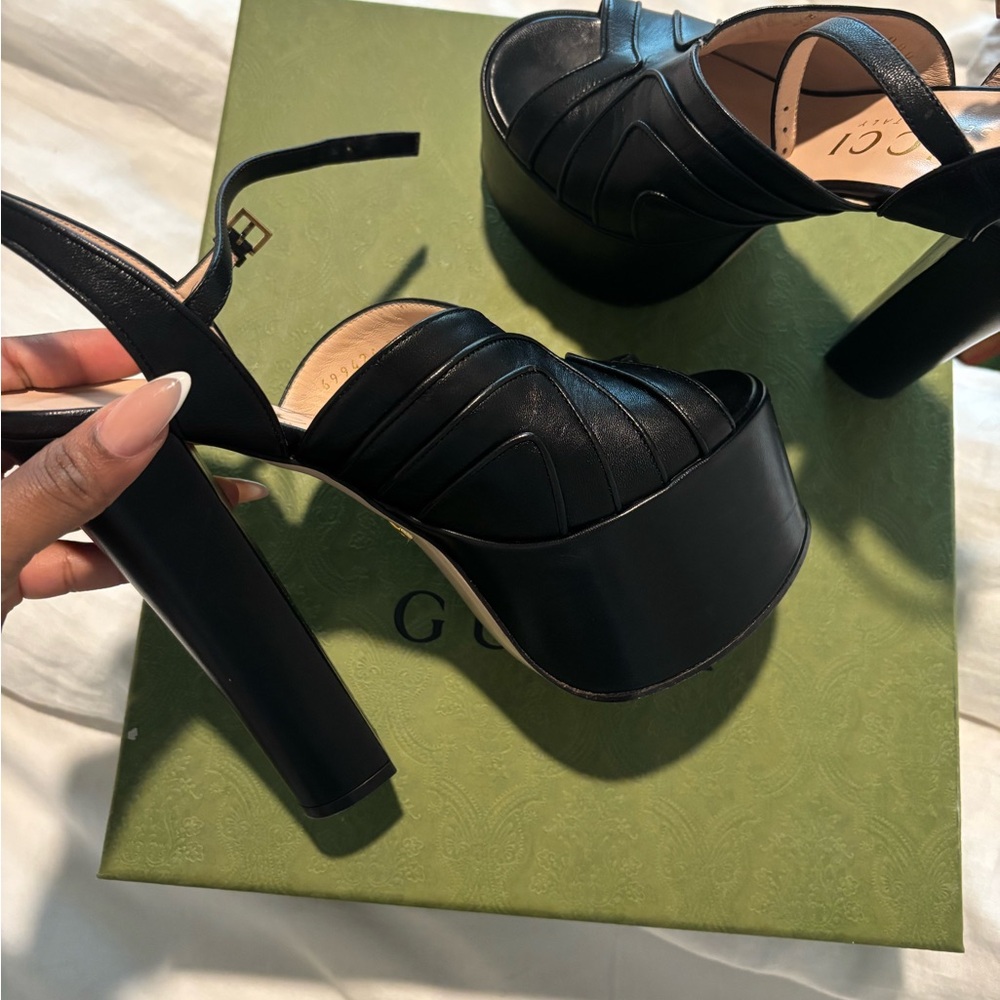 Gucci Elegant Black Platform Heels